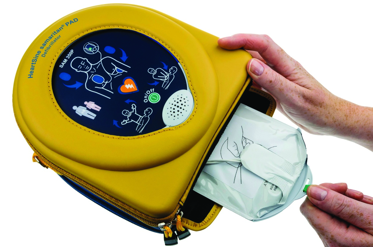 Halbautomatischer Defibrillator portofrei kaufen sapros.ch