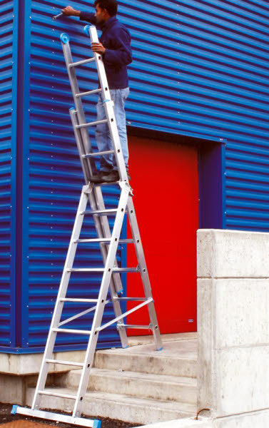 scala3047operatore.jpg